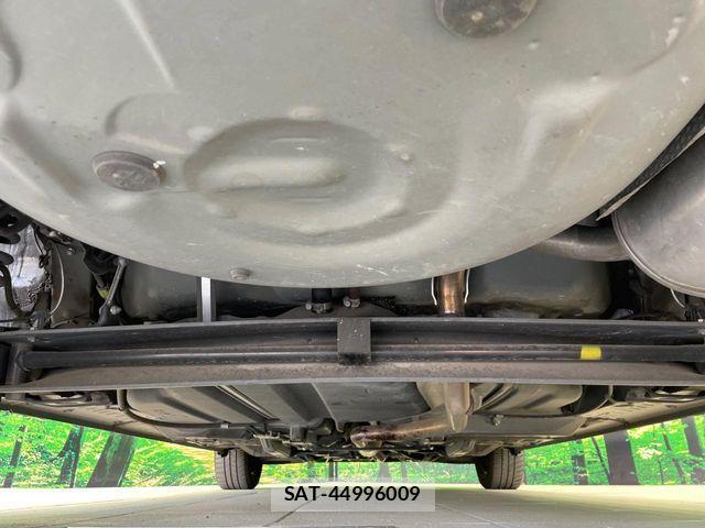 Toyota SIENTA 2018-10 8210166-18