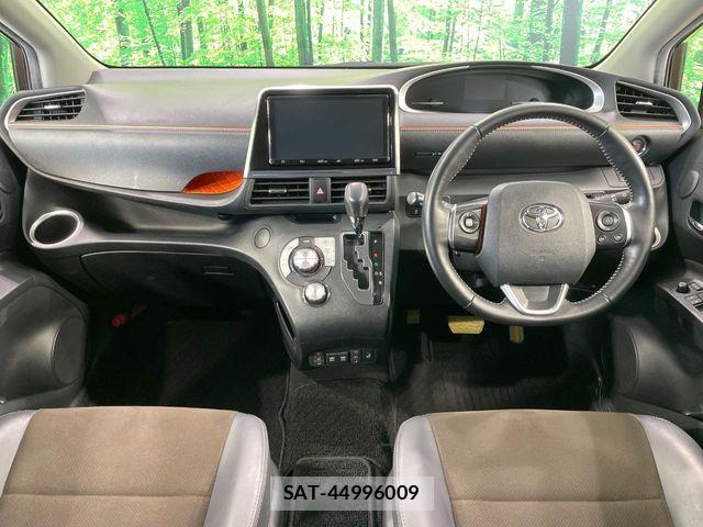 Toyota SIENTA 2018-10 8210166-1