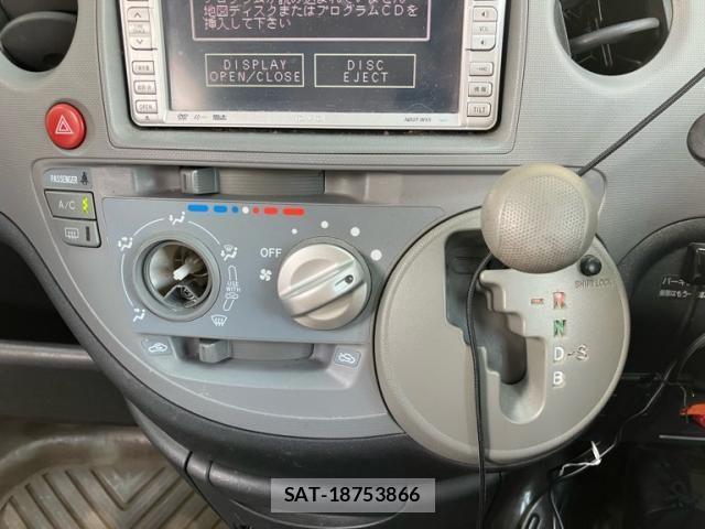 Toyota SIENTA 2005-11 8231765-18