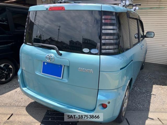 Toyota SIENTA 2005-11 8231765-3