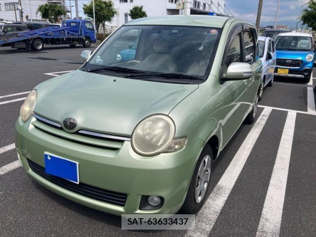 Toyota SIENTA 2007-12 8231764-1