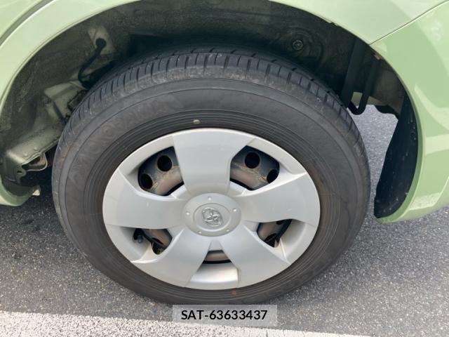 Toyota SIENTA 2007-12 8231764-5