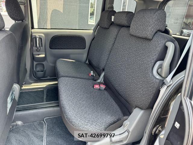Toyota SIENTA 2012-10 8231759-11