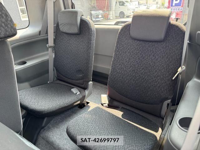 Toyota SIENTA 2012-10 8231759-13