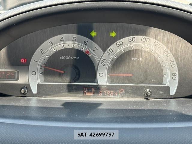 Toyota SIENTA 2012-10 8231759-15