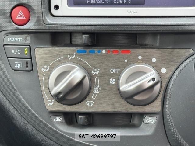 Toyota SIENTA 2012-10 8231759-20
