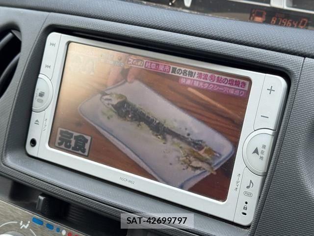 Toyota SIENTA 2012-10 8231759-23