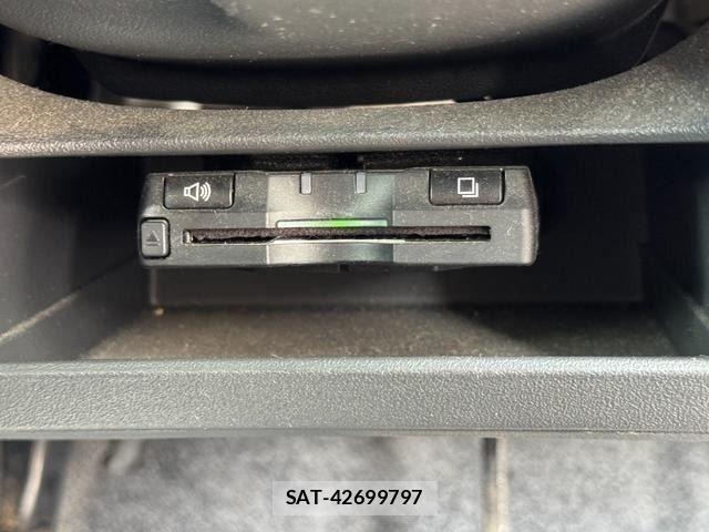 Toyota SIENTA 2012-10 8231759-28