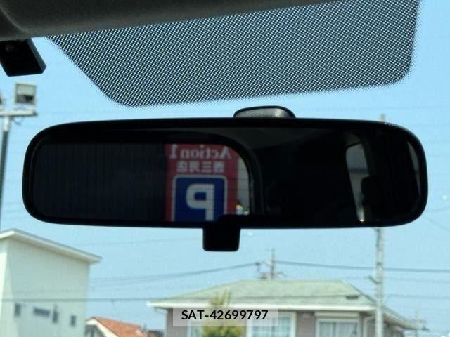 Toyota SIENTA 2012-10 8231759-29