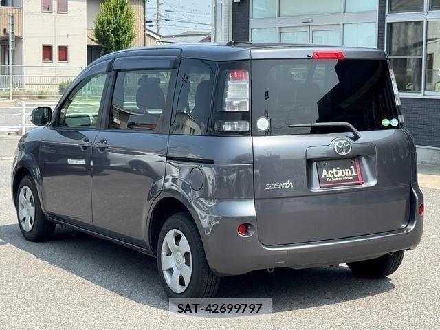 Toyota SIENTA 2012-10 8231759-3