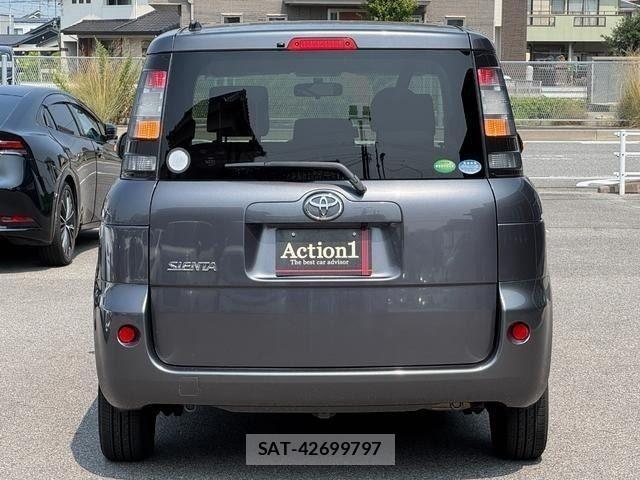 Toyota SIENTA 2012-10 8231759-4