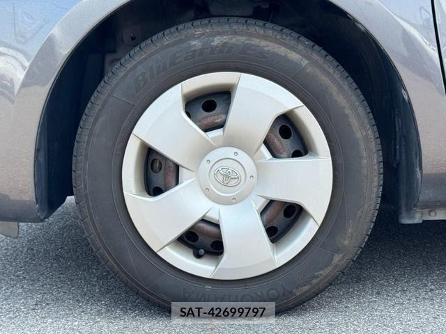 Toyota SIENTA 2012-10 8231759-7
