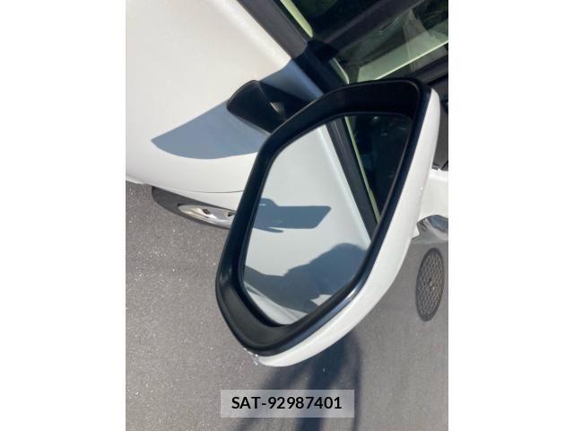 Toyota SIENTA 2017-10 8231758-12