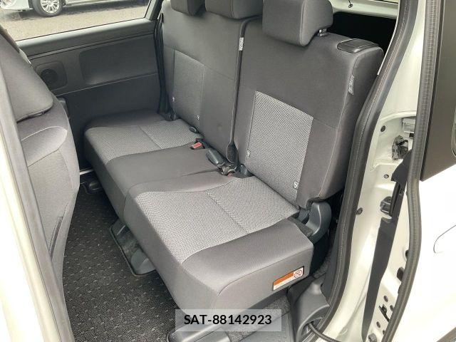 Toyota SIENTA 2024-02 8231757-12