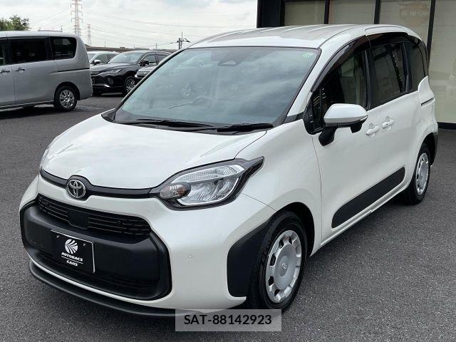 Toyota SIENTA 2024-02 8231757-15