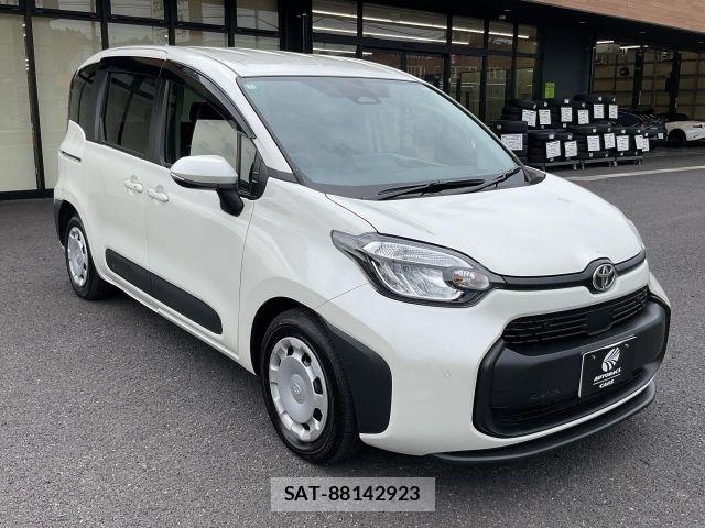 Toyota SIENTA 2024-02 8231757-16