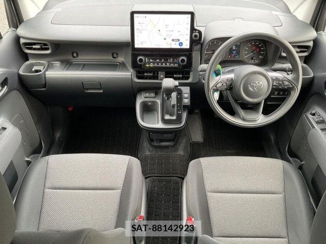Toyota SIENTA 2024-02 8231757-1