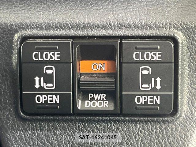 Toyota SIENTA 2016-01 8246681-6