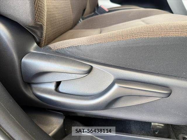 Toyota SIENTA 2016-03 8246688-28