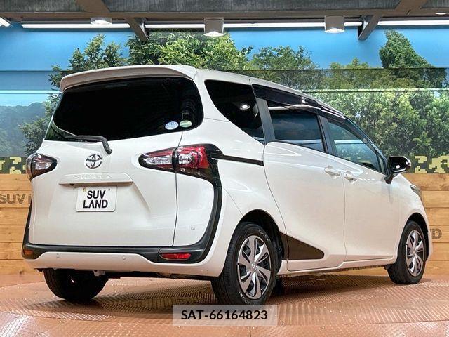 Toyota SIENTA 2018-12 8246677-17