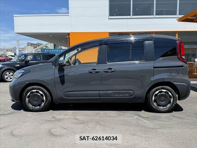 Toyota SIENTA 2023-07 8246676-11