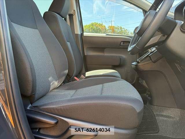 Toyota SIENTA 2023-07 8246676-15