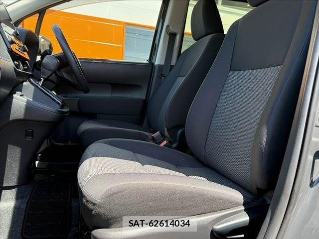 Toyota SIENTA 2023-07 8246676-16