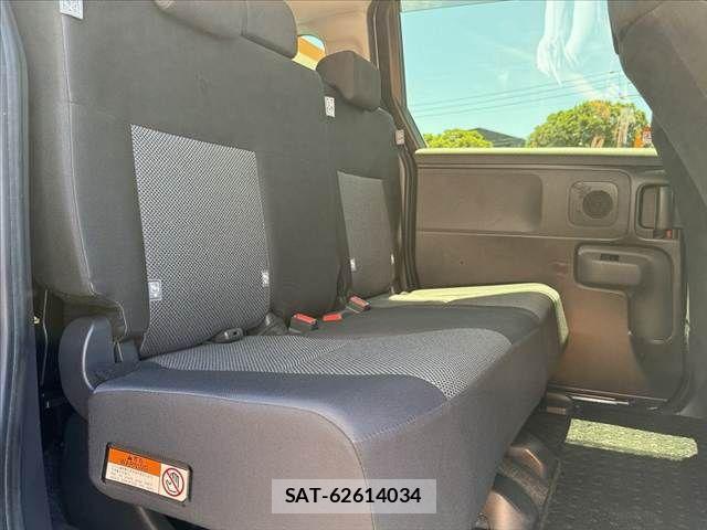 Toyota SIENTA 2023-07 8246676-17