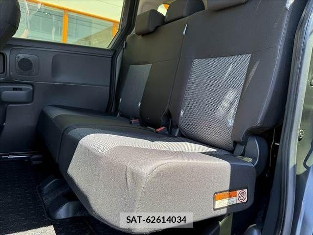 Toyota SIENTA 2023-07 8246676-18