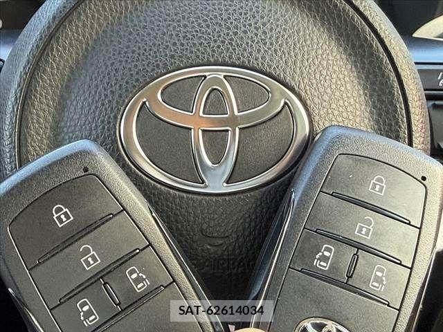 Toyota SIENTA 2023-07 8246676-21