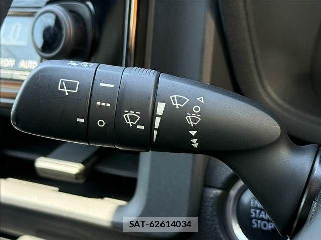 Toyota SIENTA 2023-07 8246676-22