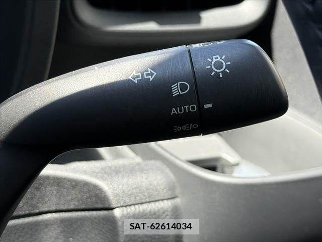Toyota SIENTA 2023-07 8246676-23
