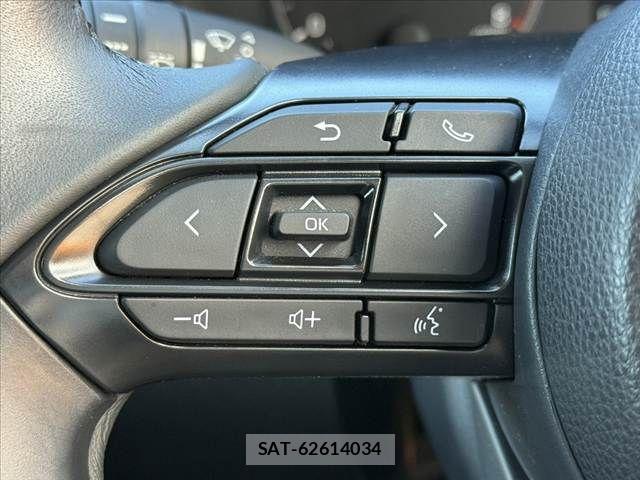 Toyota SIENTA 2023-07 8246676-24