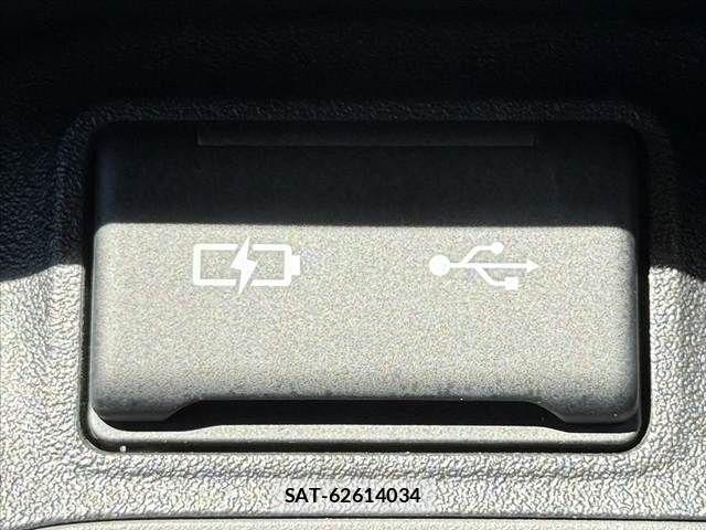 Toyota SIENTA 2023-07 8246676-26