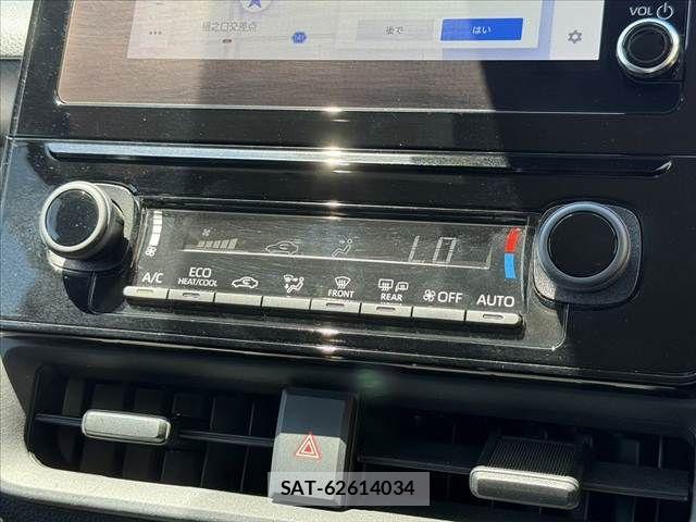 Toyota SIENTA 2023-07 8246676-28