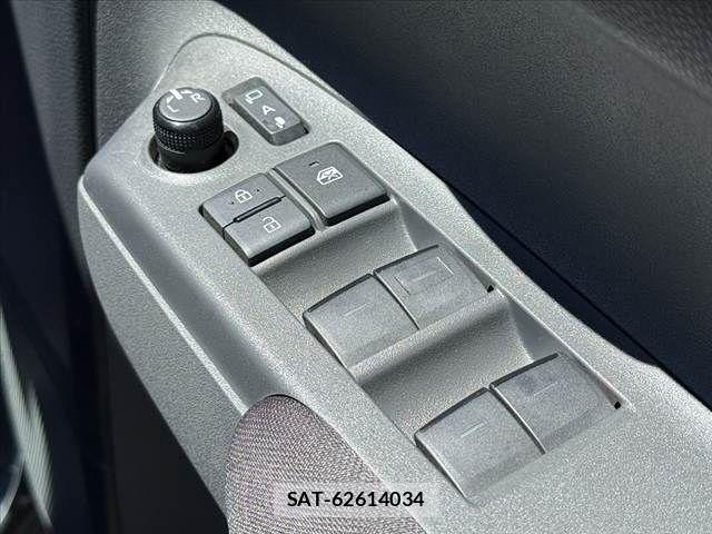Toyota SIENTA 2023-07 8246676-29