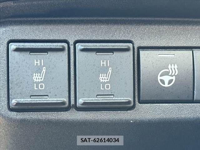 Toyota SIENTA 2023-07 8246676-4