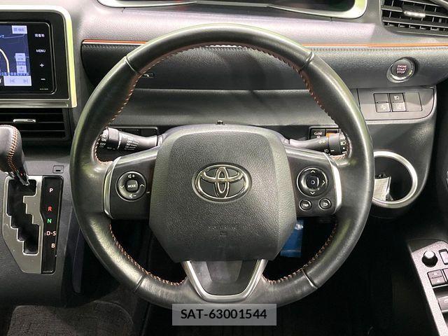 Toyota SIENTA 2018-01 8246680-11