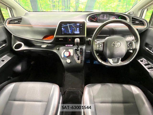 Toyota SIENTA 2018-01 8246680-1