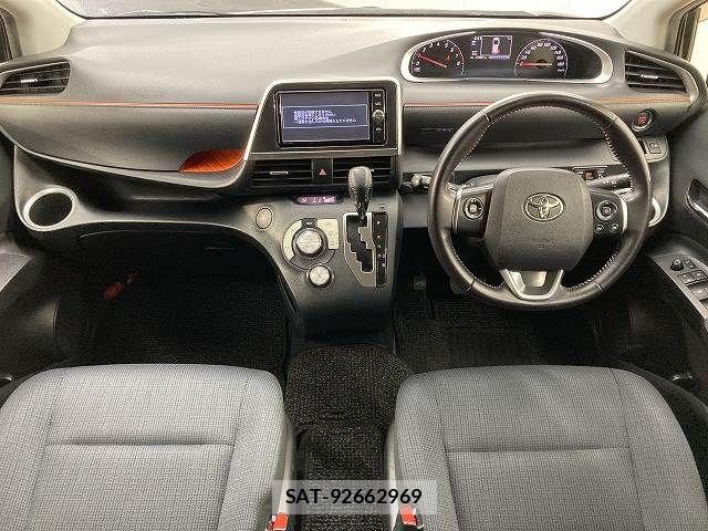 Toyota SIENTA 2017-01 8246682-1