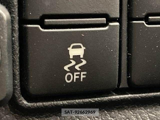 Toyota SIENTA 2017-01 8246682-8