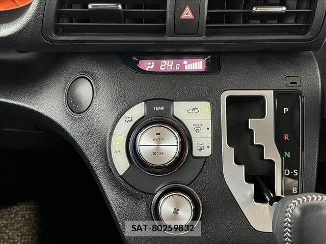 Toyota SIENTA 2019-07 8246684-23