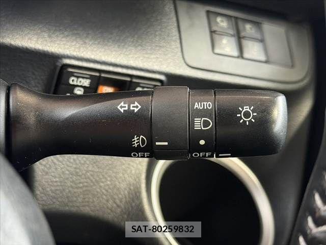 Toyota SIENTA 2019-07 8246684-27
