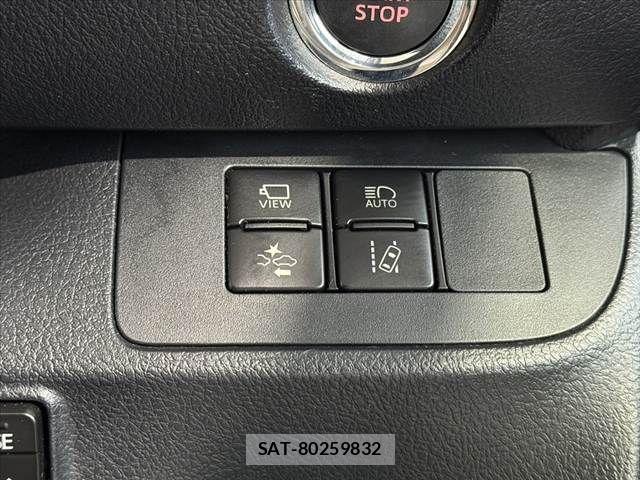 Toyota SIENTA 2019-07 8246684-29