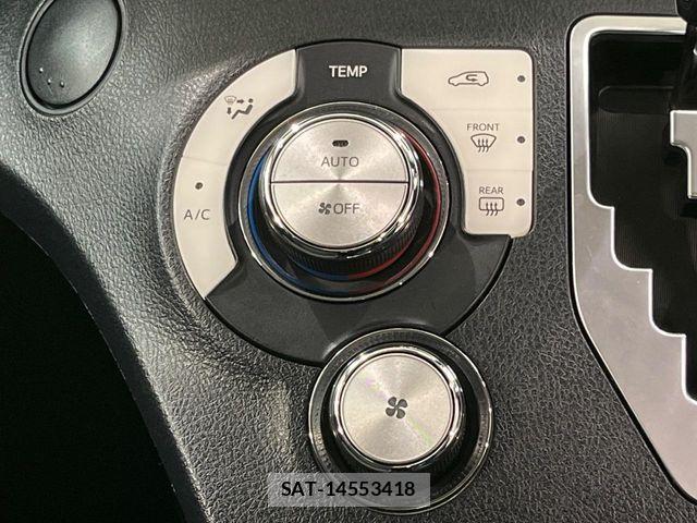 Toyota SIENTA 2019-09 8246678-6