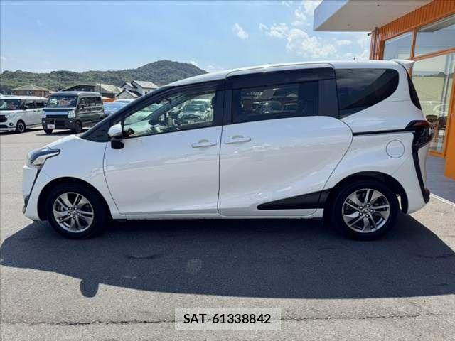 Toyota SIENTA 2018-02 8246685-11