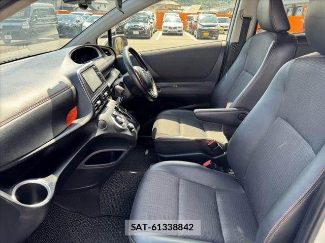 Toyota SIENTA 2018-02 8246685-17