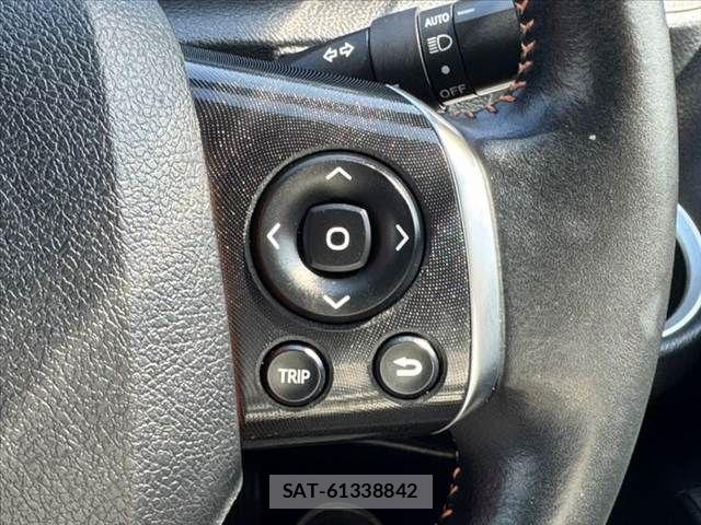 Toyota SIENTA 2018-02 8246685-25