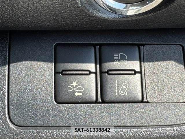 Toyota SIENTA 2018-02 8246685-4