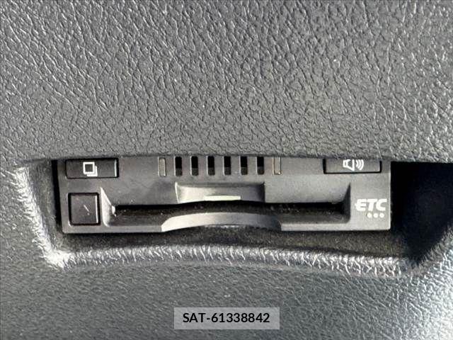 Toyota SIENTA 2018-02 8246685-5